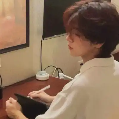 伏桦辰